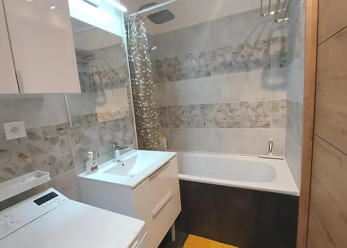Grand - Confort - A 6 Mn A Pieds - Wifi Appartement